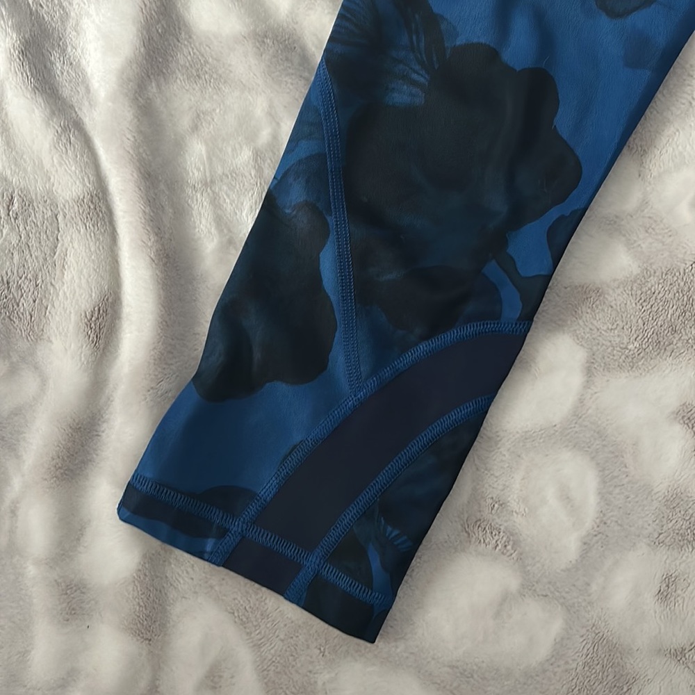 Lululemon Run Inspire Jumbo Inky Floral Crop Leggings Tights Size 6 - Picture 4 of 10